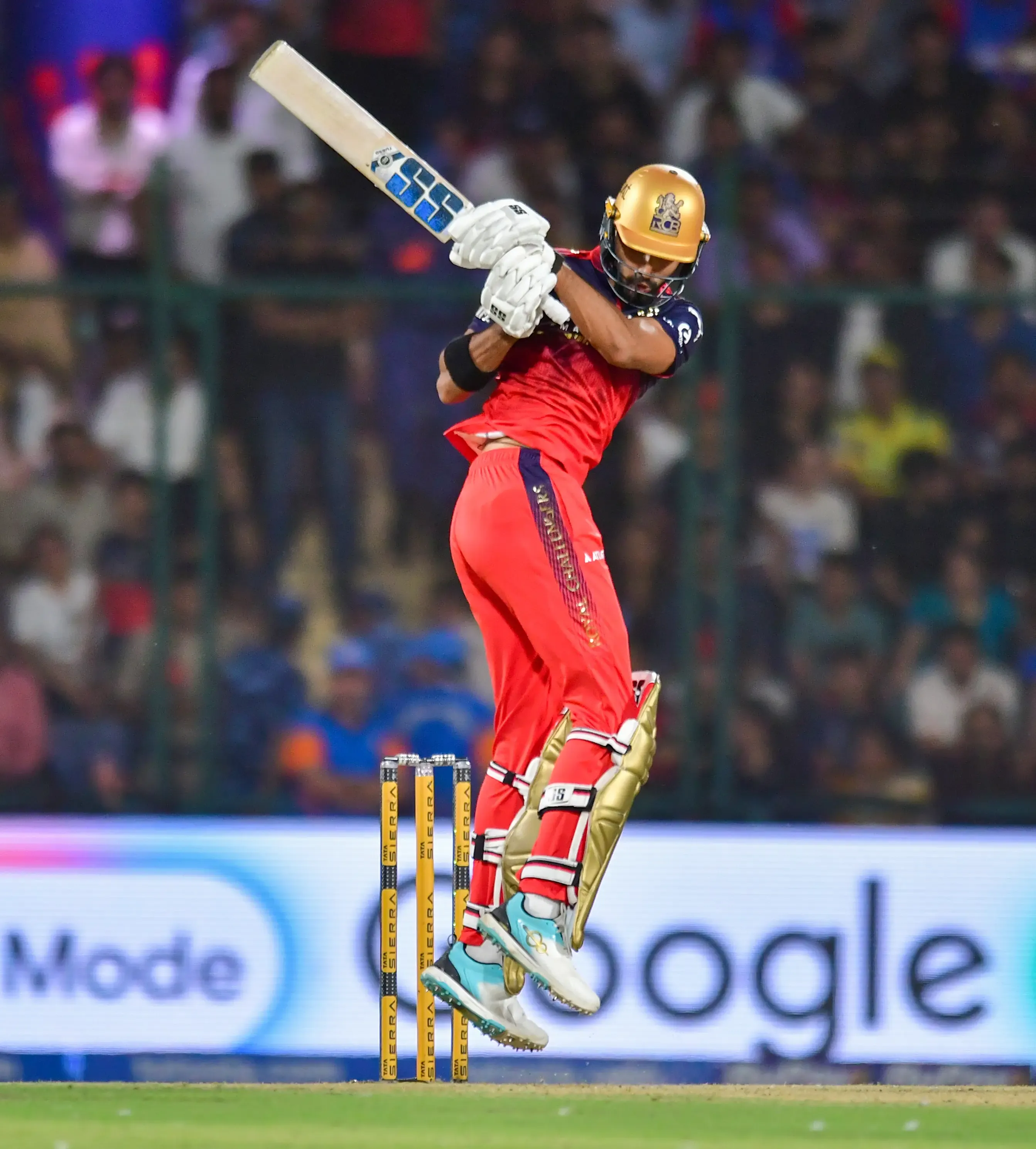 Hazlewood's 4-12, Bhuvneshwar's 3-5 demolish DC for 75 as RCB romp to 9-wicket win