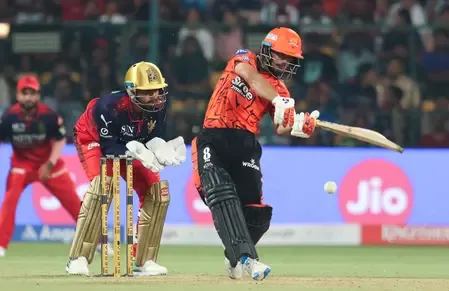 IPL 2026: Ishan Kishan's 80 and Aniket Verma's Explosive Finish Lead Sunrisers Hyderabad to 201 vs RCB