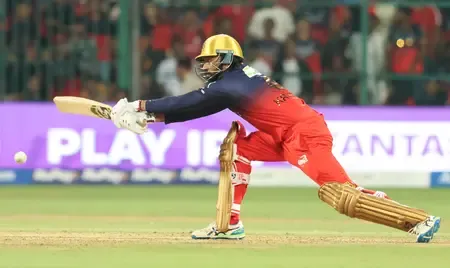 Historic IPL 2026: Kohli's 300th Six Powers RCB Past GT