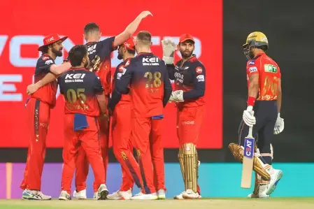 आईपीएल 2026: आरसीबी की मुश्किल बढ़ सकती है, इस धाकड़ तेज गेंदबाज के खेलने पर संशय 
