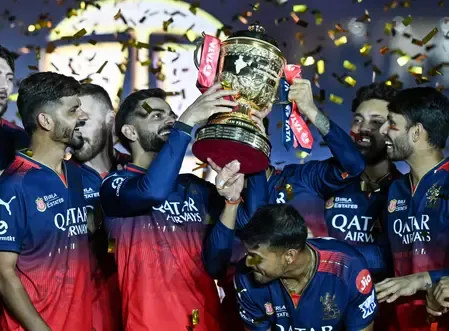आईपीएल 2026: रिटेंशन के आखिरी दिन सभी फ्रेंचाइजियों ने जारी कर दी रिटेन और रिलीज खिलाड़ियों की सूची 