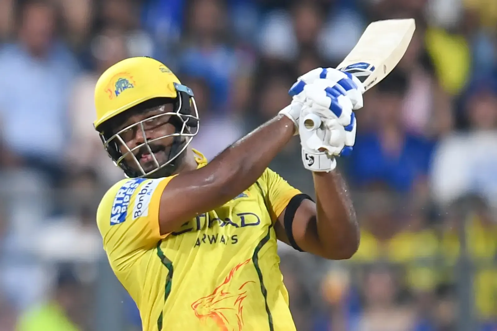 संजू सैमसन का धमाकेदार शतक: सीएसके ने एमआई के खिलाफ 207 रन का विशाल स्कोर खड़ा किया