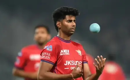 Ian Bishop Defends Mayank Yadav: 'Negative Comments Are Horrifying'