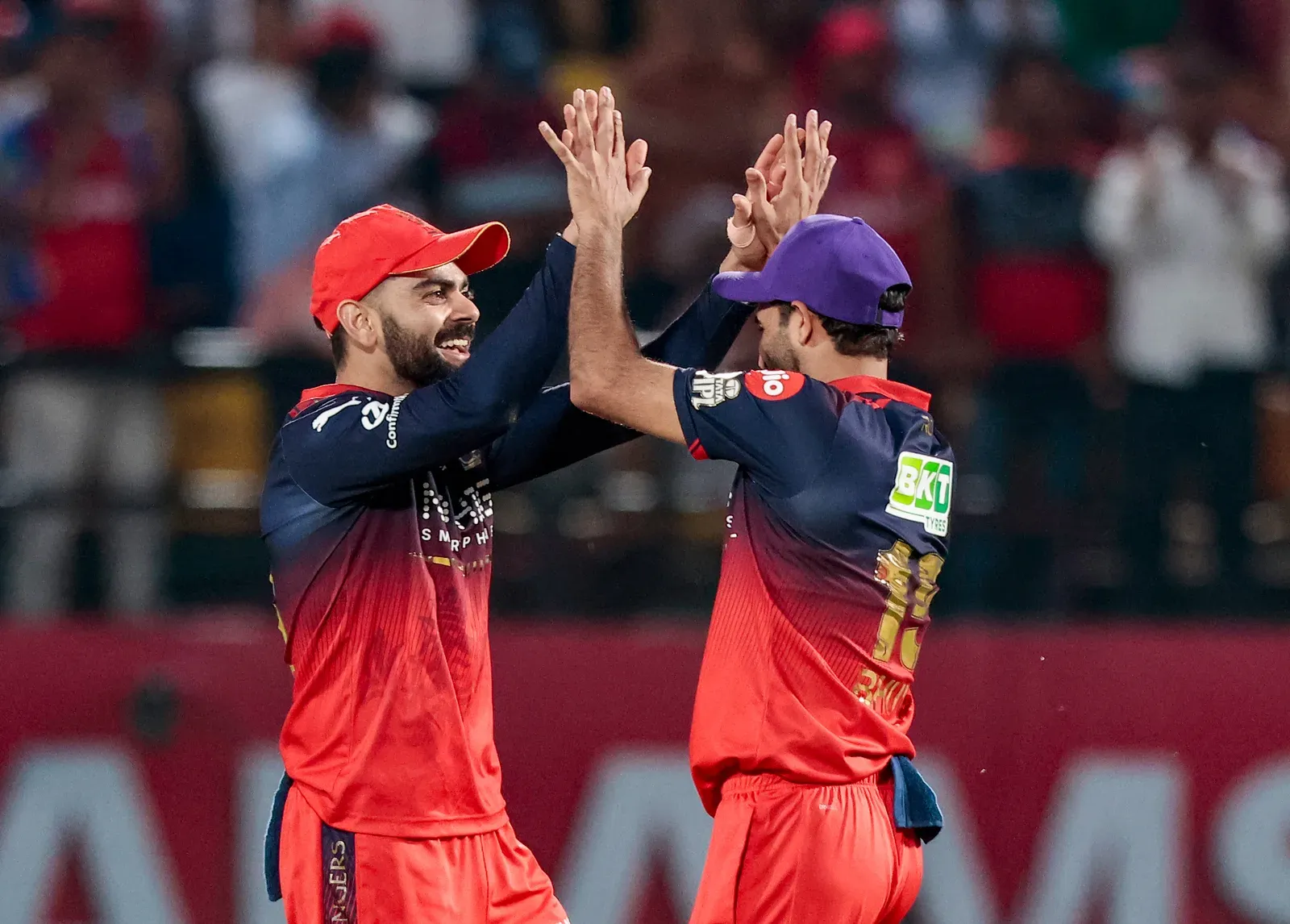 आईपीएल 2026: आरसीबी की नज़र क्वालीफायर-1 पर, एसआरएच से 67वें मैच में टक्कर आज