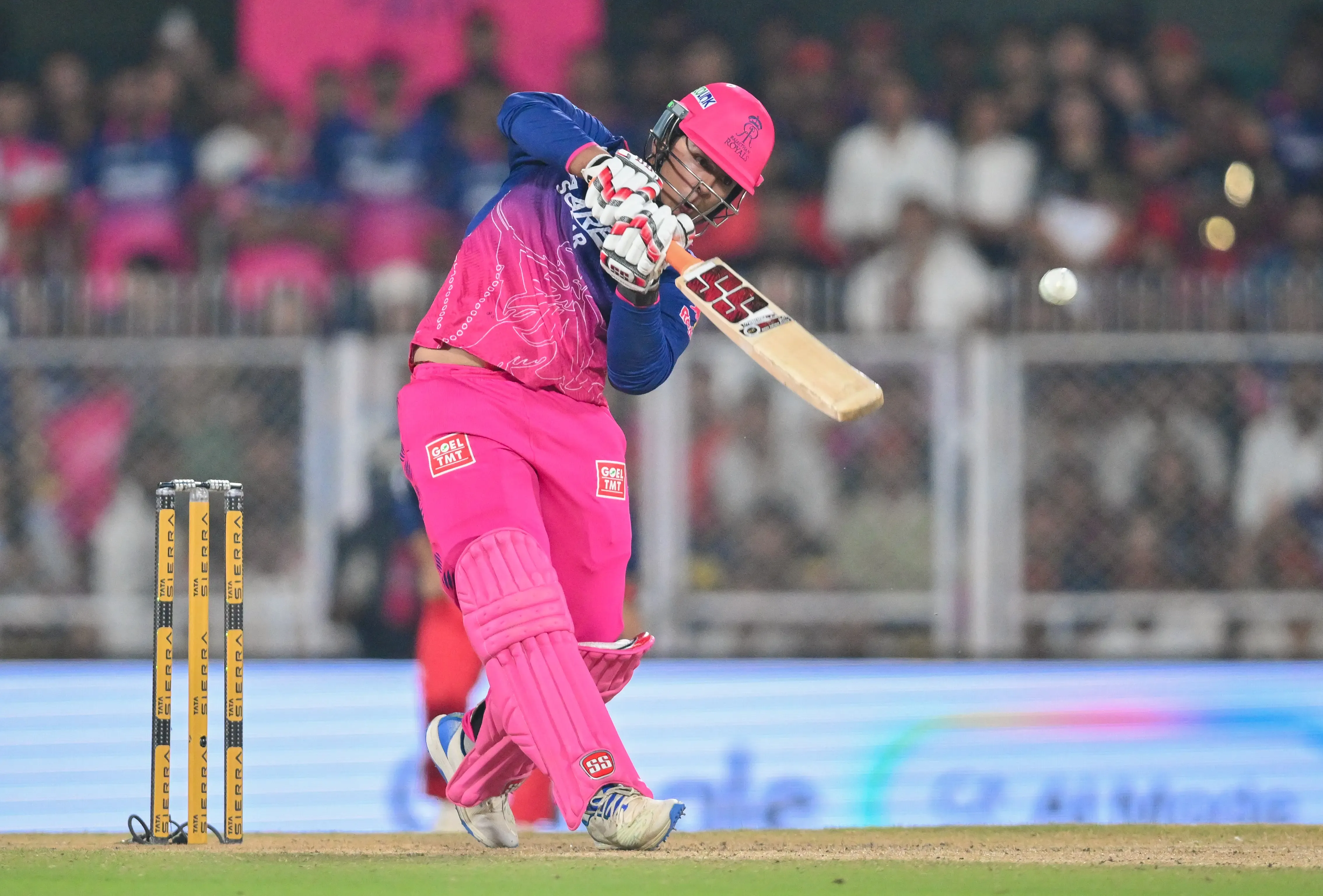 आईपीएल 2026: वैभव सूर्यवंशी ने 15 गेंदों में अर्धशतक बनाकर तोड़ा रिकॉर्ड