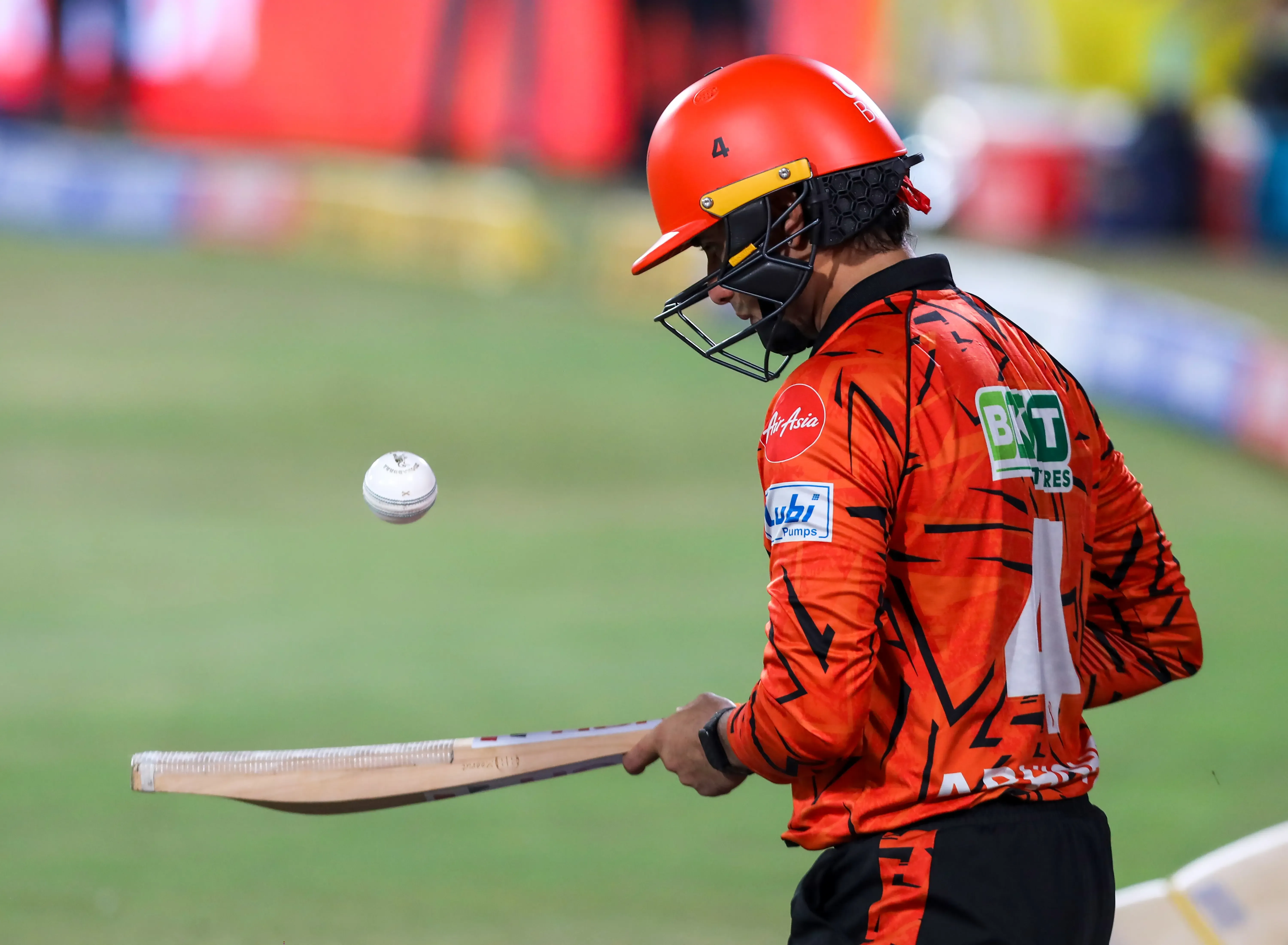 अभिषेक शर्मा ने आईपीएल में 2,000 रन पूरे कर 'नंबर-2' स्थान हासिल किया