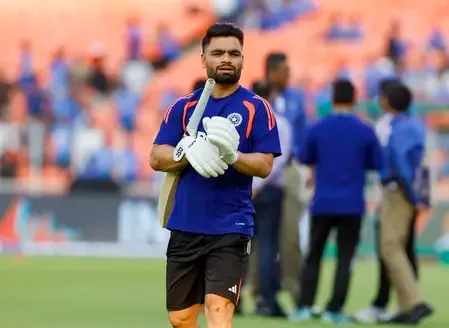 IPL Chairman Arun Dhumal Offers Heartfelt Condolences on Rinku Singh’s Father's Passing