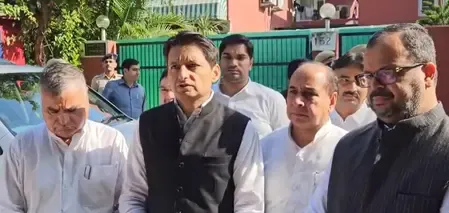 आईपीएस पूरन कुमार के परिजनों से मिले दीपेंद्र हुड्डा, दोषियों के खिलाफ कार्रवाई की मांग