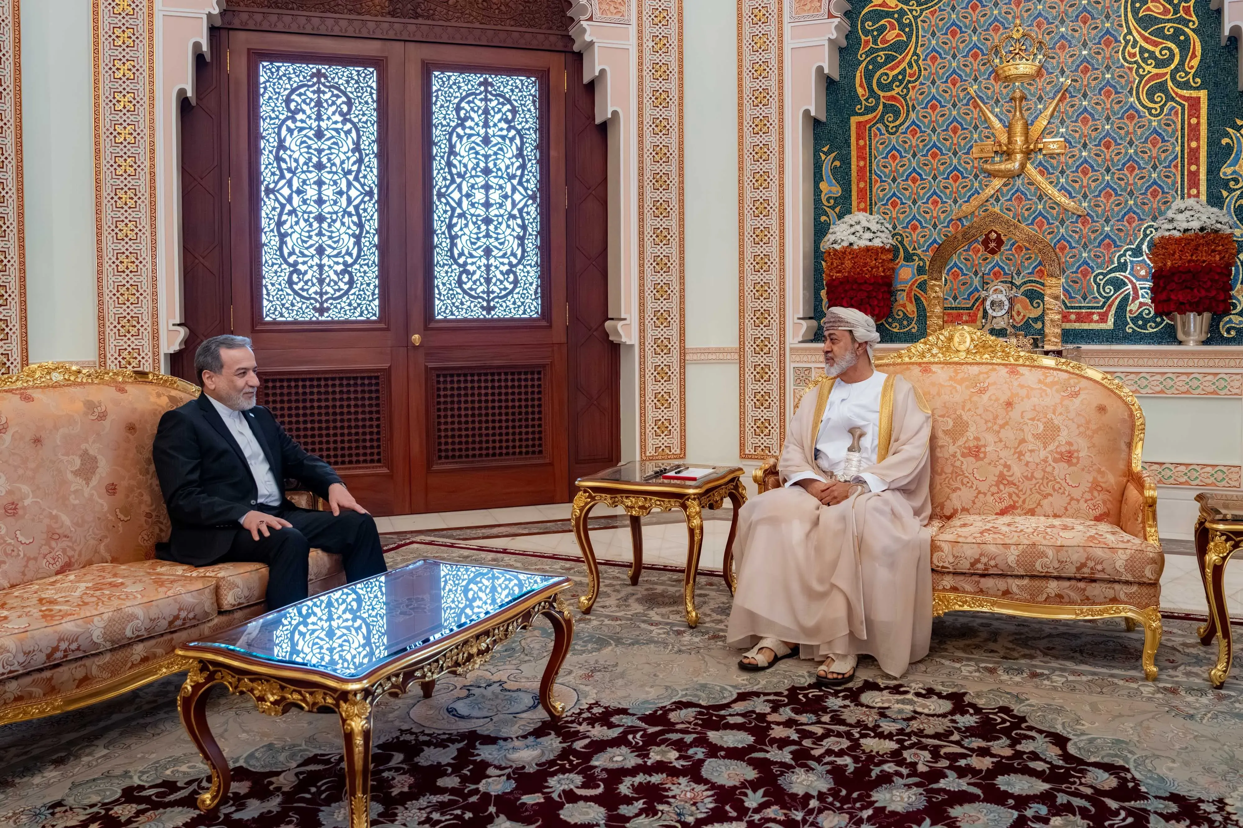 Iran FM Araghchi Meets Oman Sultan Amid West Asia Crisis