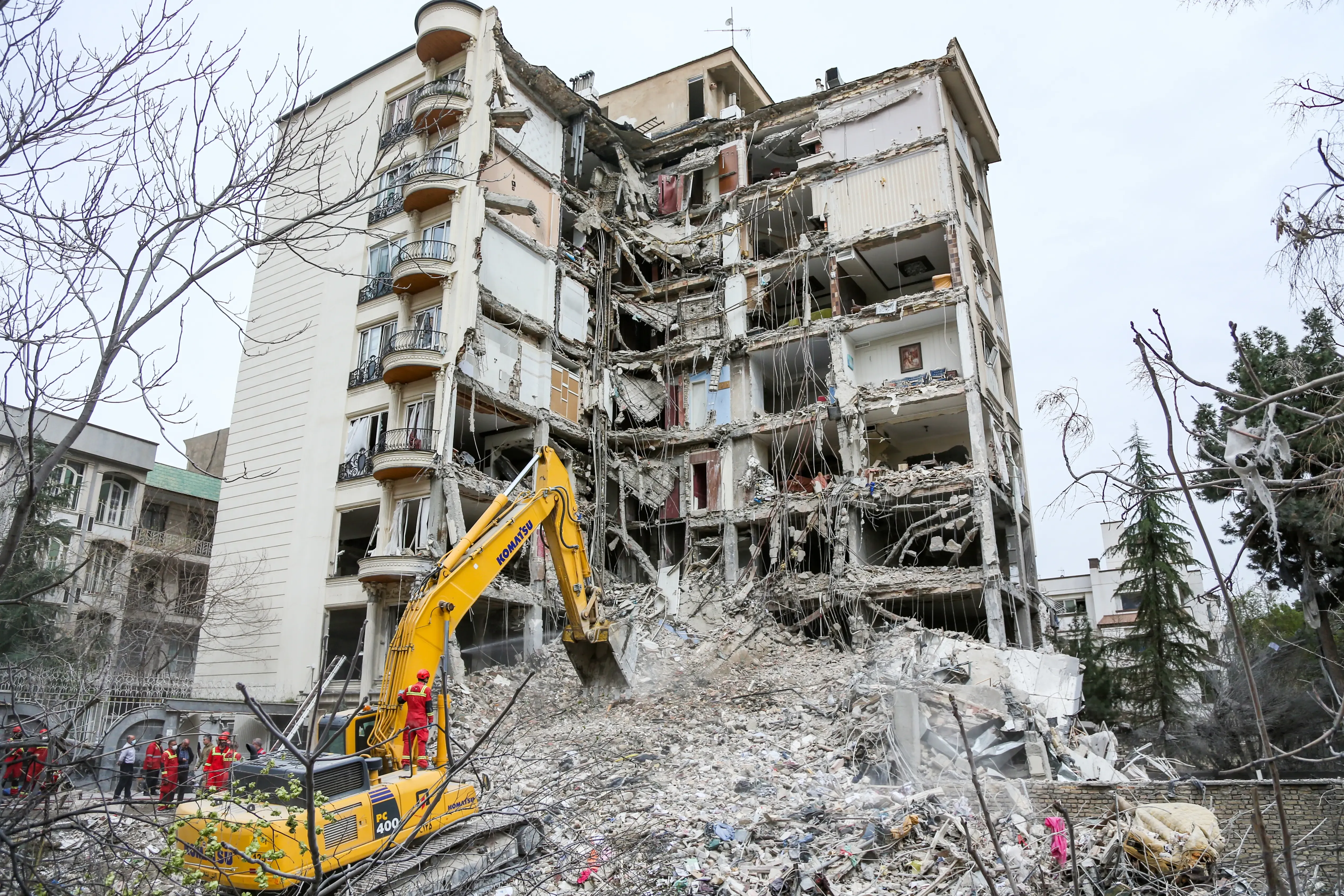 ईरान में इंटरनेट बंद: नागरिक हवाई हमलों की जानकारी के लिए विशेष ऐप का उपयोग कर रहे हैं