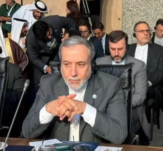 फ्रांस के राष्ट्रपति मैक्रों की कतर से बातचीत: गैस प्लांट हमले पर जताई चिंता, अराघची ने कहा 'दुखद'