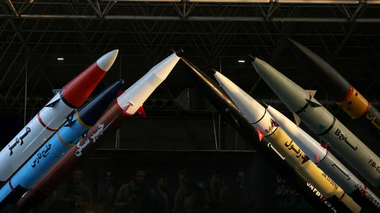 Iran Prepares Missiles Amid Trump's Threat of Bombing and Tariffs