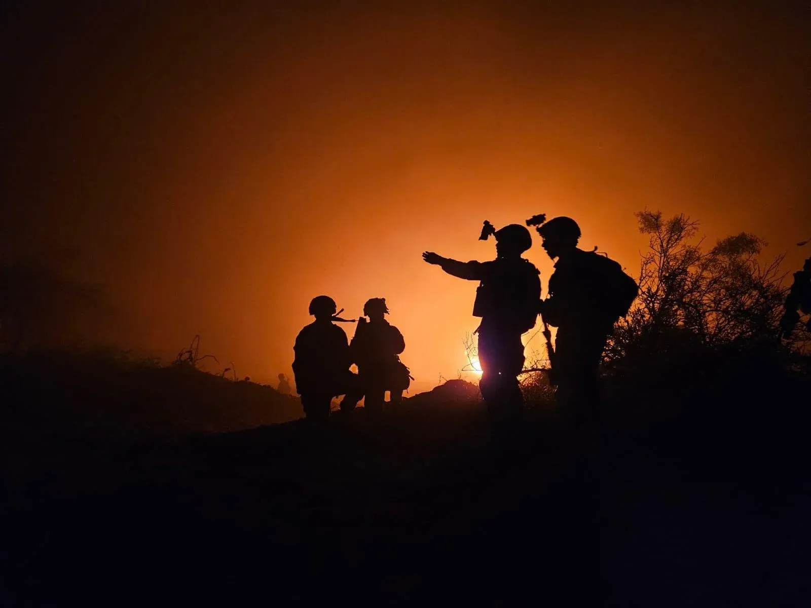 How Is Washington's Shadow Affecting Iran and Pakistan?