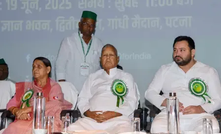 आईआरसीटीसी स्कैम : लालू, राबड़ी और तेजस्वी पर राउज एवेन्यू कोर्ट में भ्रष्टाचार के आरोप तय