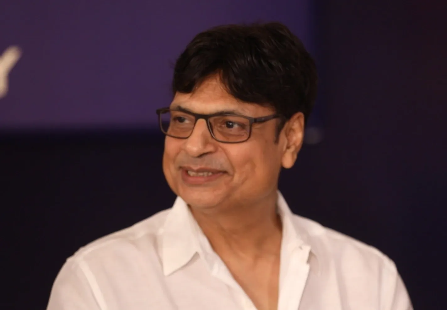 Does Irshad Kamil Believe Every Detail Matters in Creativity?