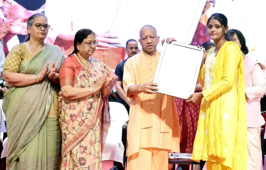 सीएम योगी का ऐलान: आंगनवाड़ी में 5,000 कार्यकत्रियों और 60,000 सहायिकाओं की भर्ती का लक्ष्य