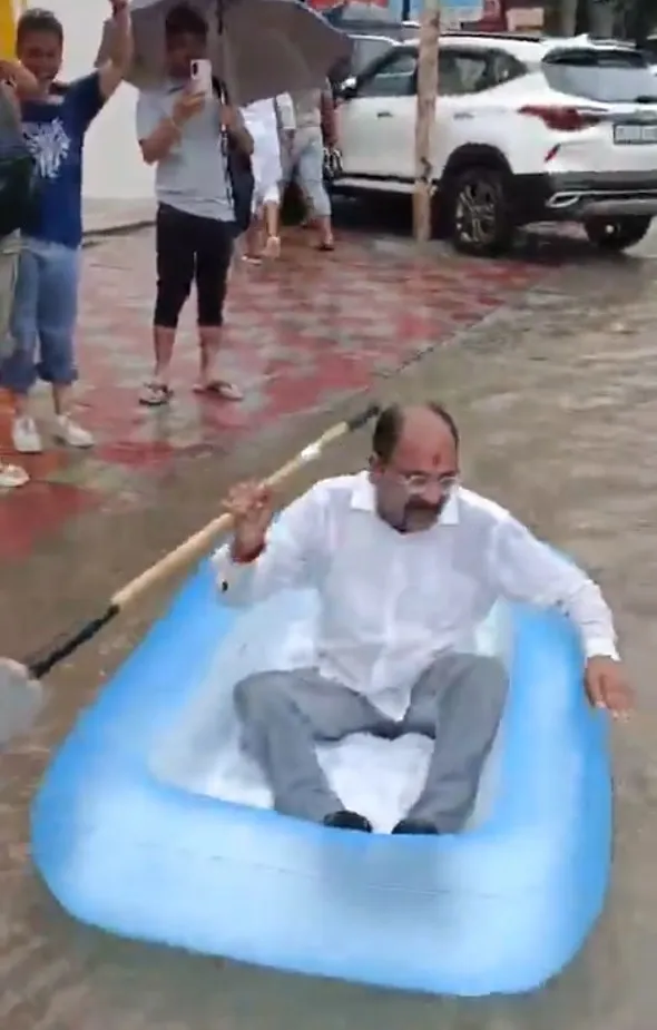 Is Delhi's Management Proper? AAP Critiques Government Over Waterlogging and Traffic Issues Following Rain