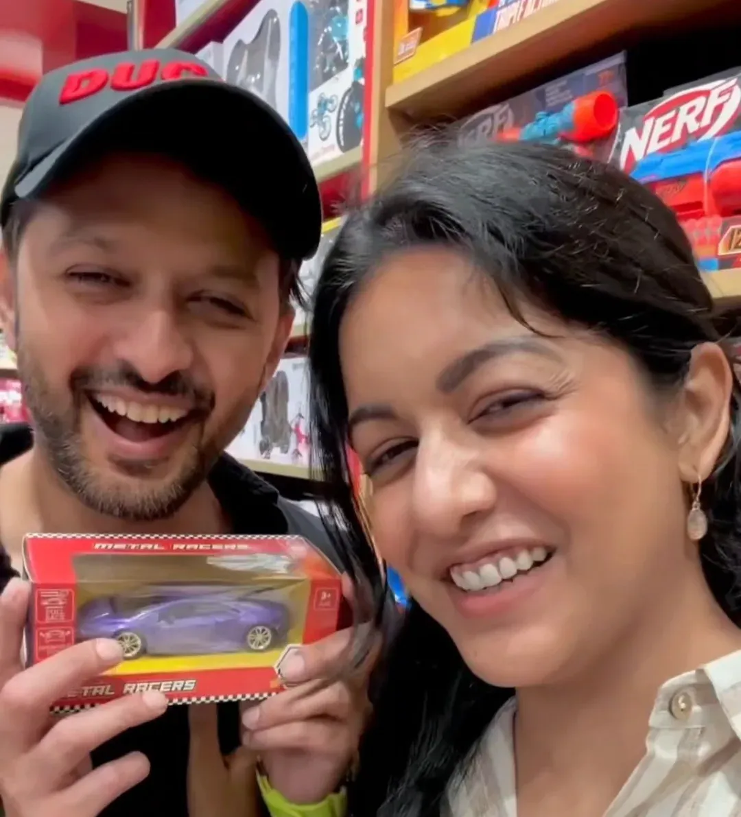 Ishita Dutta gifts Vatsal Sheth a 'Tarzaan: The Wonder Car' toy replica