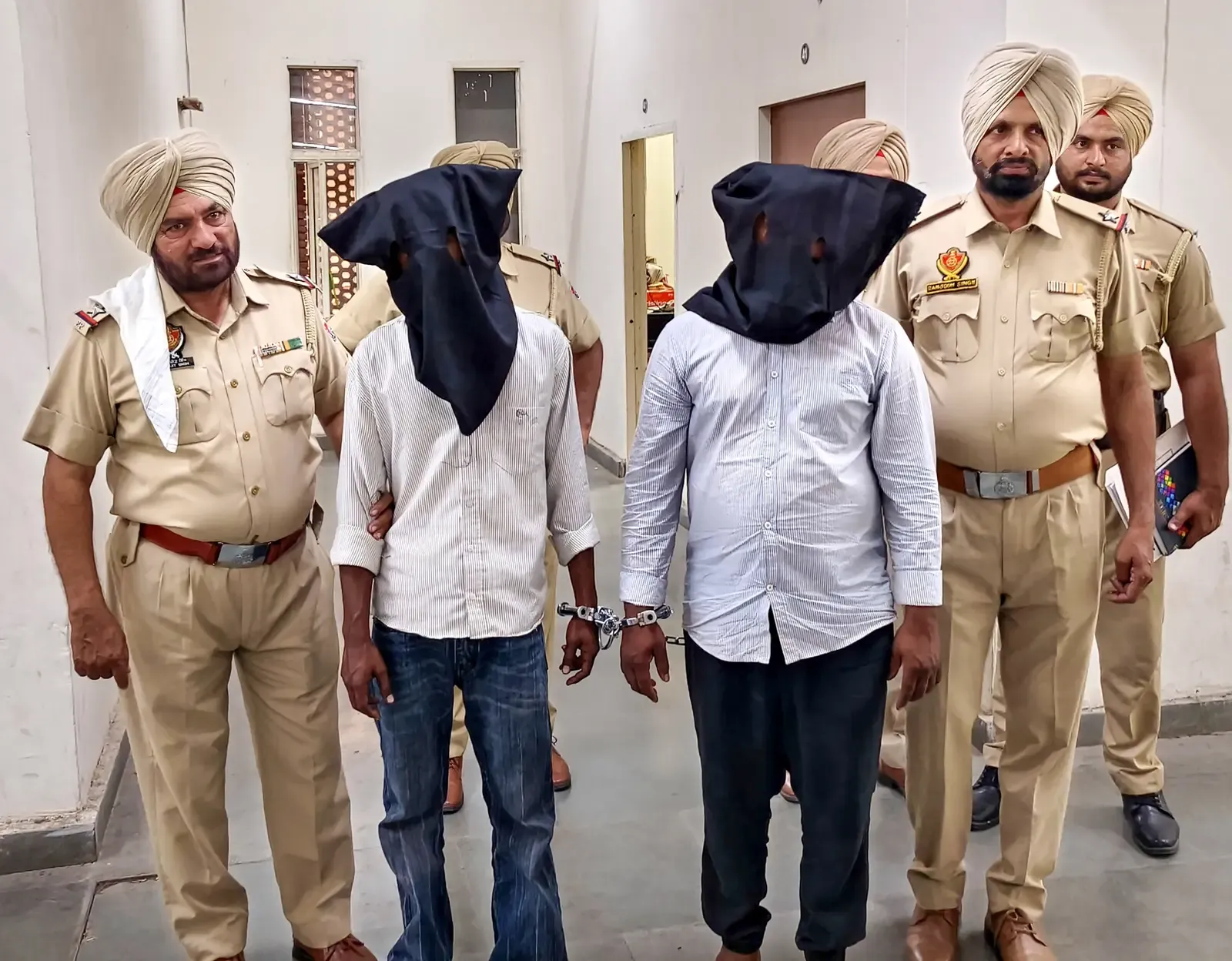 ISI's fake officer channels: How Pakistan traps Indian army personnel