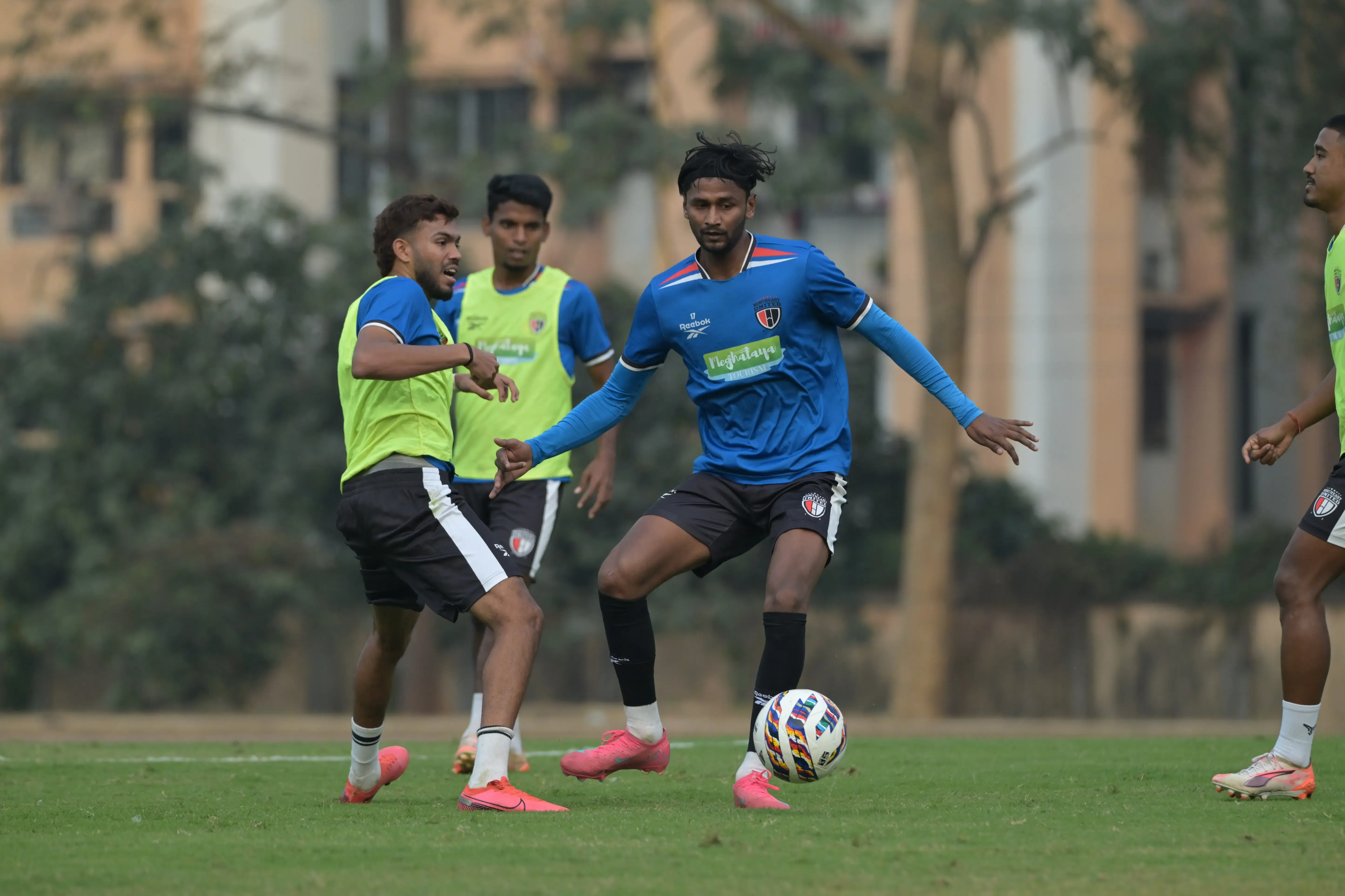 Can Bengaluru and Mumbai City Gain an Early Advantage Over Their Rivals?