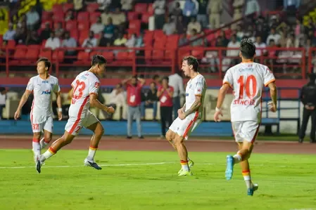 Chhetri makes history with 195th ISL cap as Bengaluru edges Jamshedpur 1-0