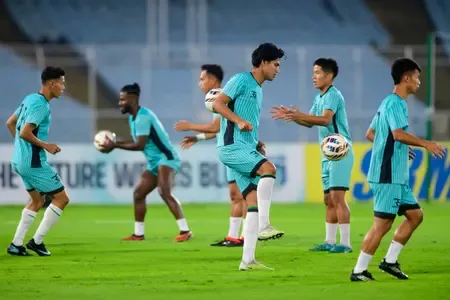 ISL 2025-26: Mohammedan Sporting Aims for First Points Against Bengaluru, Kerala Blasters Seek Redemption Against Chennaiyin