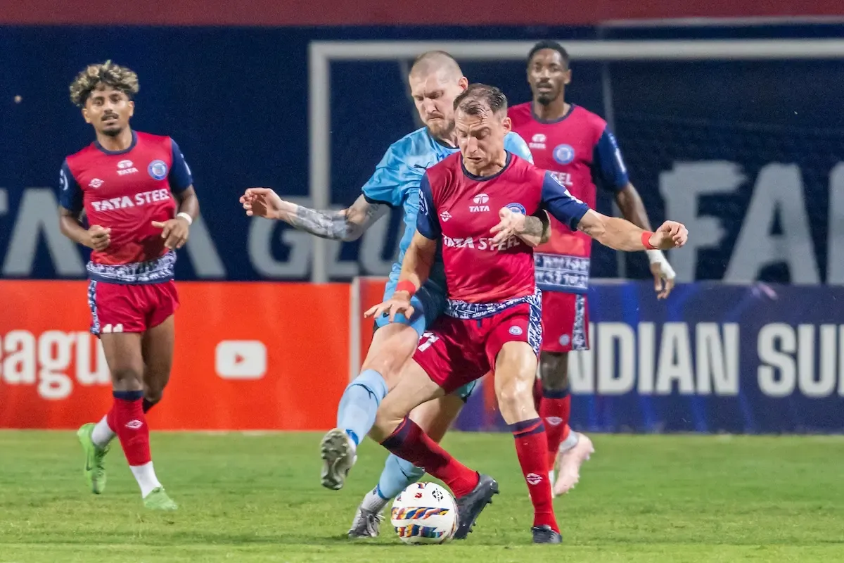 ISL 2025-26: Late Header by Sarthak Goloui Secures Draw for Jamshedpur against Mumbai City