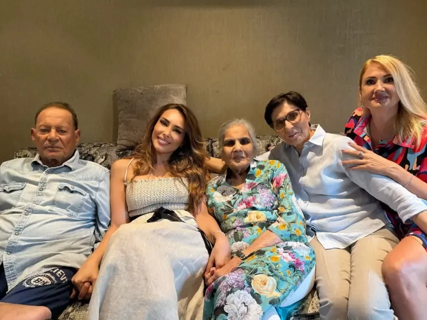 Iulia Vantur celebrates Mother's Day with Salman Khan's family, shares gratitude post