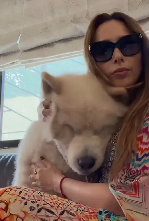 Iulia Vantur plays with Salman Khan's pet Sukh on Dog Day