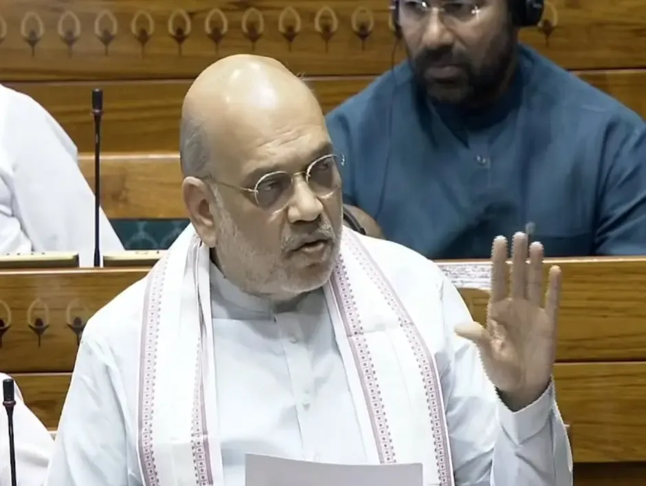 अमित शाह का बयान: 'जब भी बोलने का अवसर आता है, राहुल गांधी विदेश में होते हैं'