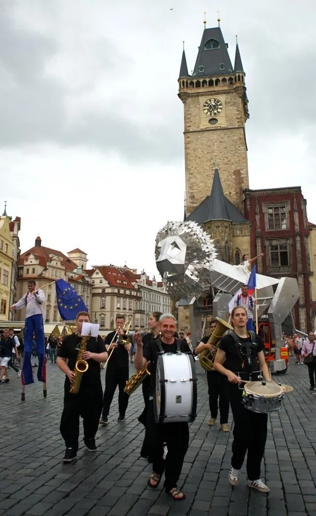 क्या सन्नाटे ने शासन को बदल दिया और चेकोस्लोवाकिया ने एक नया मोड़ लिया? 'वेल्वेट क्रांति' ने सबको चौंका दिया