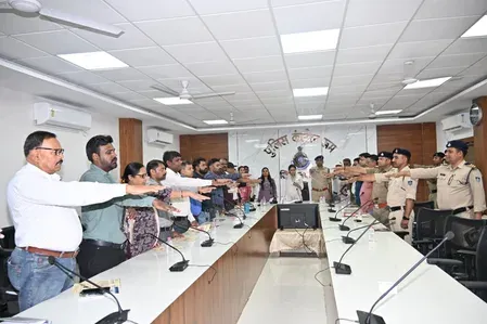 जबलपुर में 'नशे से दूरी' अभियान: अधिकारियों ने ली शपथ, स्कूलों के पास गुटखा-सिगरेट बेचने वाली दुकान पर कार्रवाई