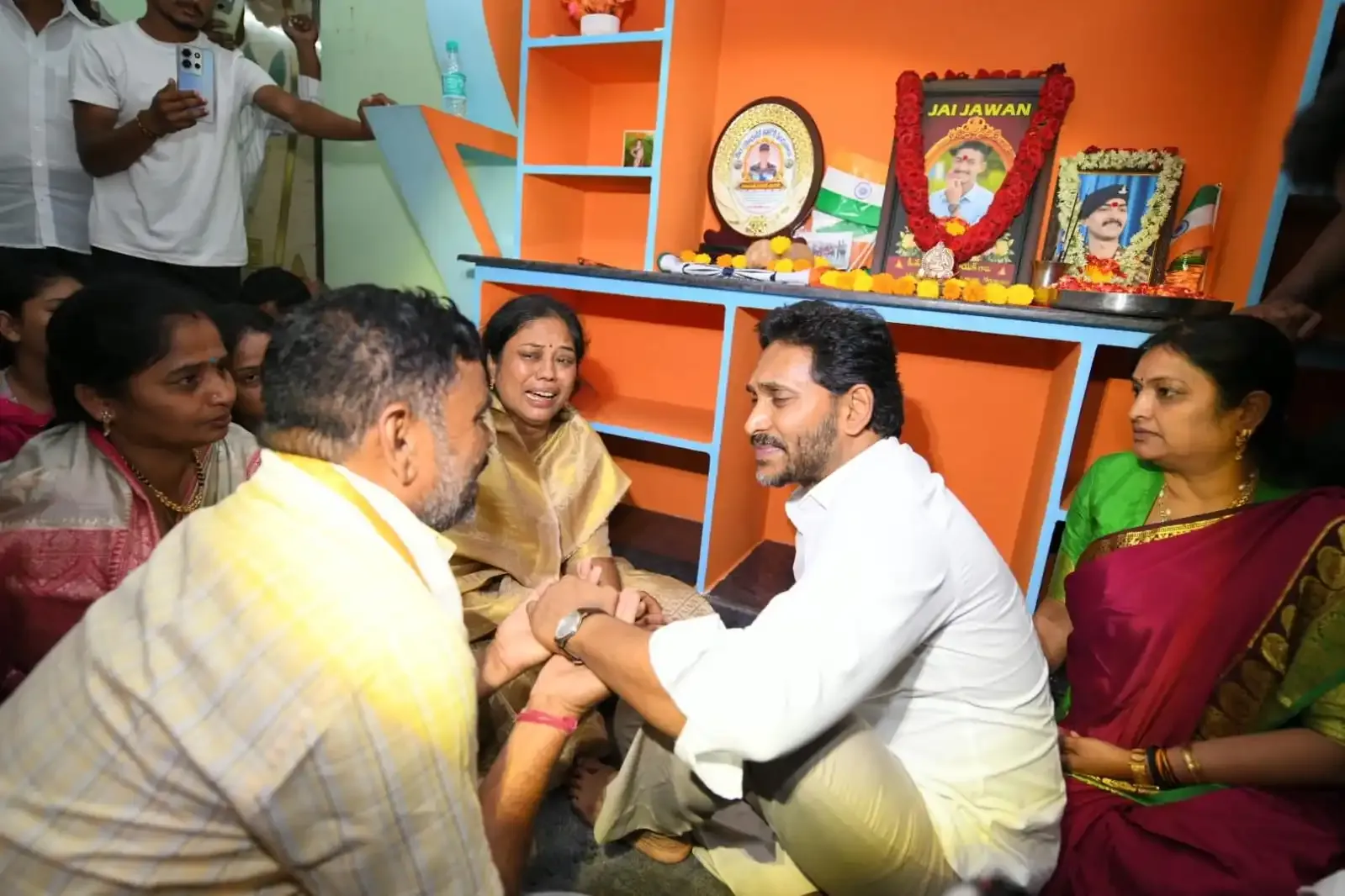 How Did Jagan Console the Family of Martyr Murali Naik?