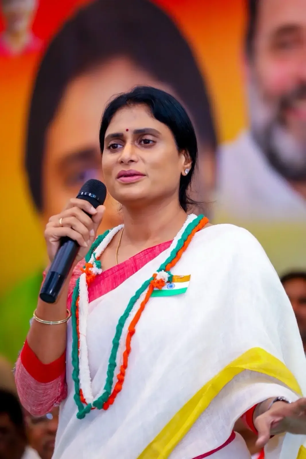 Vijayamma Accuses Jagan of Family Asset Injustice