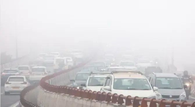 क्या जहरीली हवा ने सारे रिकॉर्ड तोड़ दिए हैं? नोएडा-गाजियाबाद में एक्यूआई 400 पार