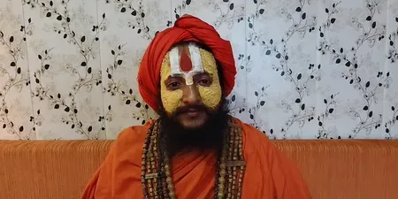 'जहरीले' बयान पर उत्तर प्रदेश में आर-पार की जंग, महंत सीताराम दास ने याद दिलाए सपा के पुराने दिन