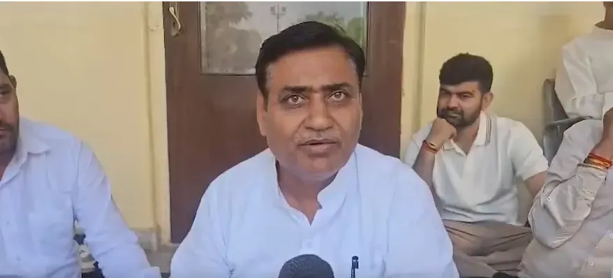 रितु बराला मामला: जयपुर पुलिस कमिश्नरेट में कांग्रेस का धरना, एफआईआर की माँग पर अड़े डोटासरा
