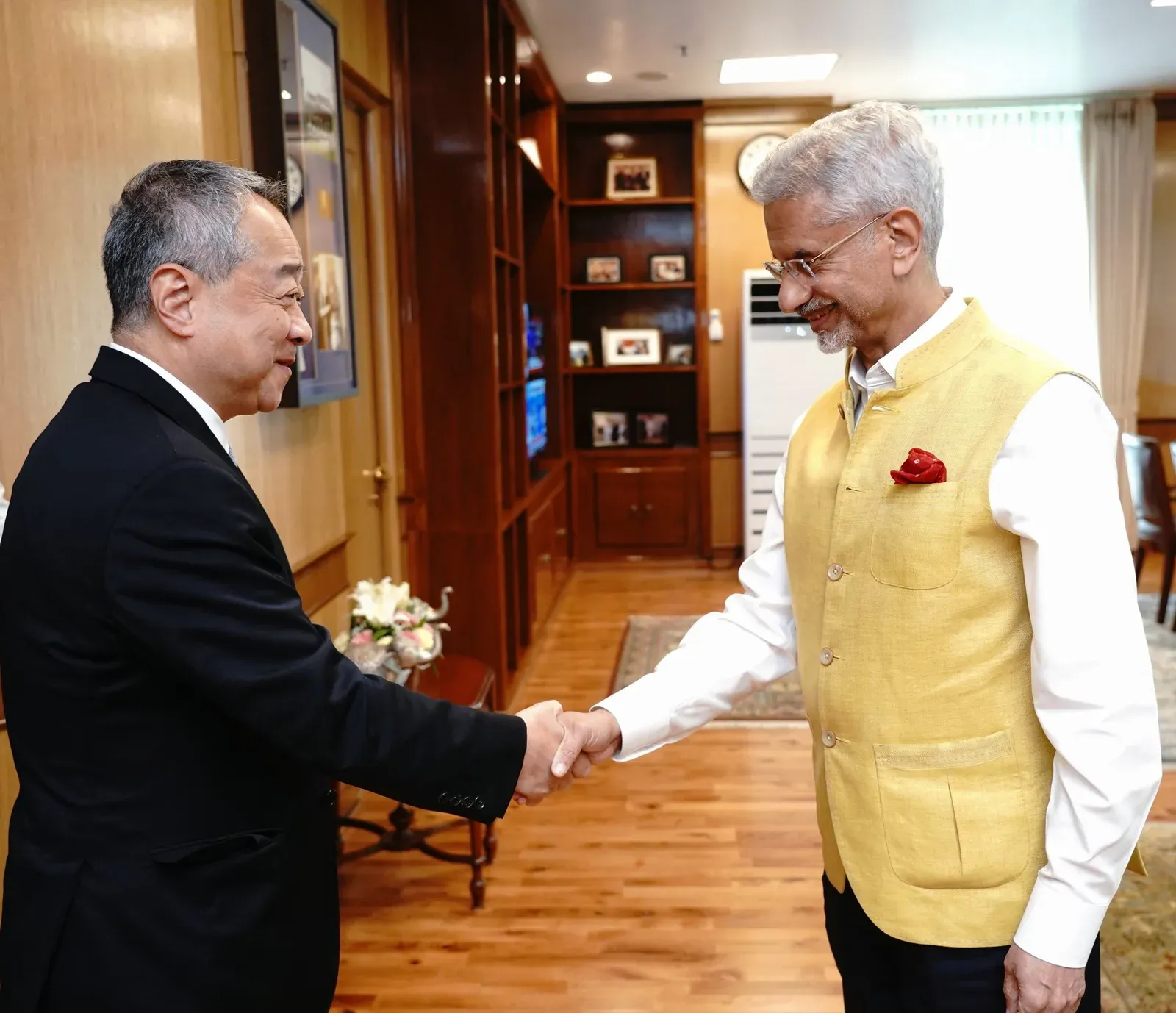 Jaishankar meets Sumitomo CEO, eyes ¥10 trillion Japan investment