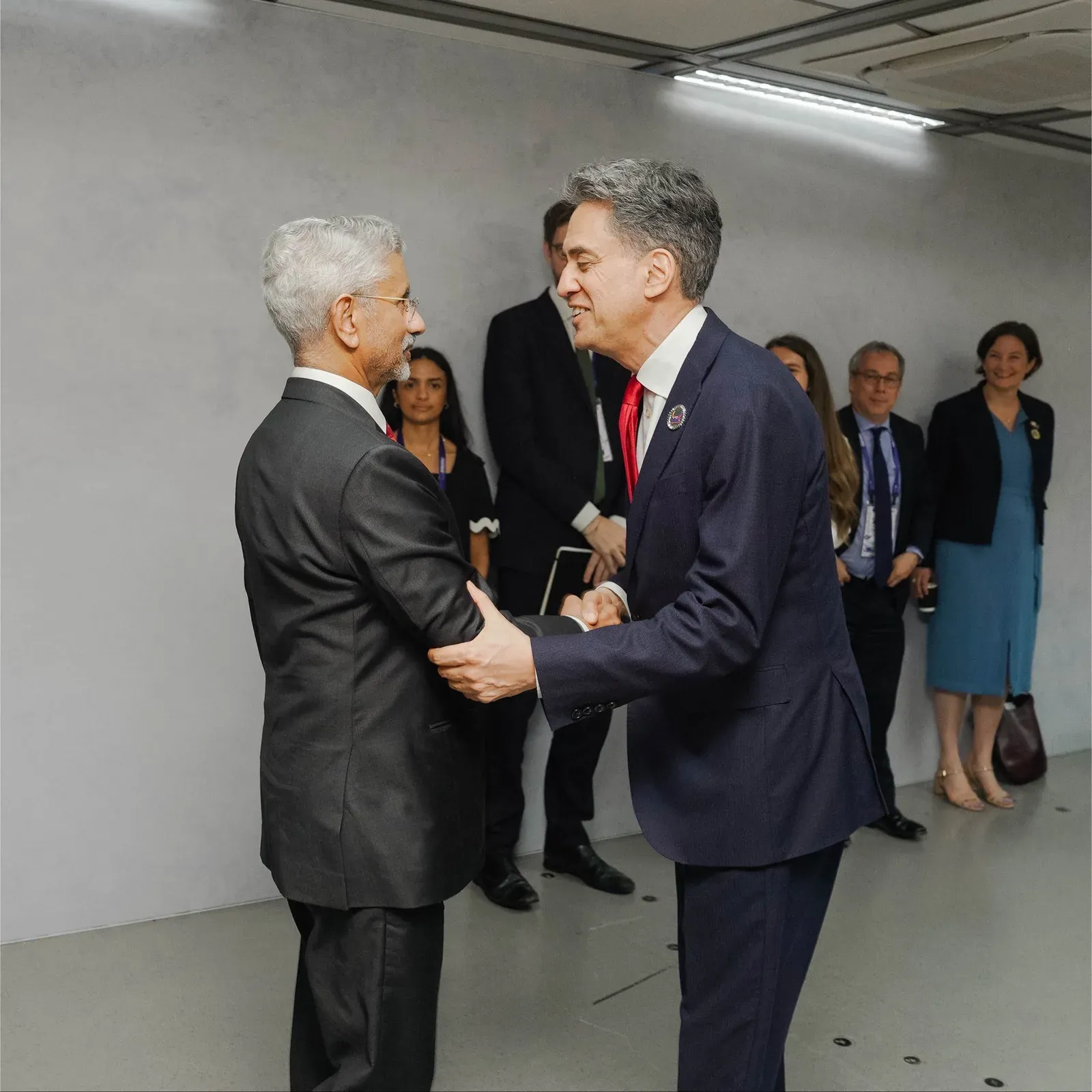 Jaishankar meets UK Foreign Secy Miliband in Manila
