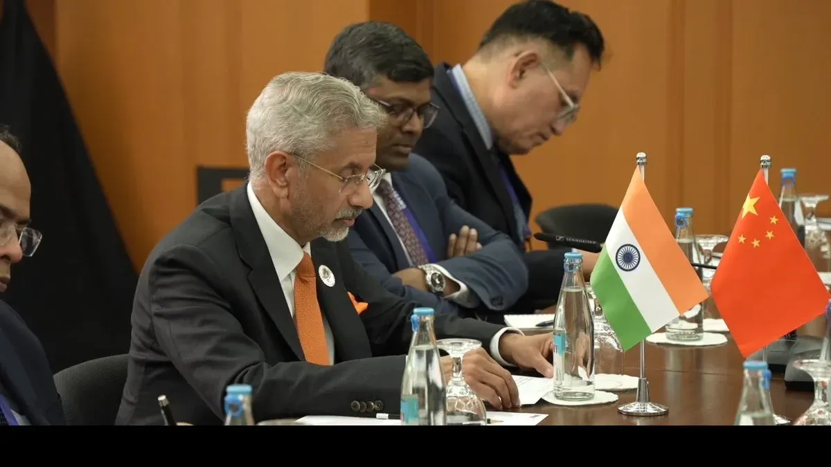 Jaishankar meets Wang Yi in Manila for bilateral talks