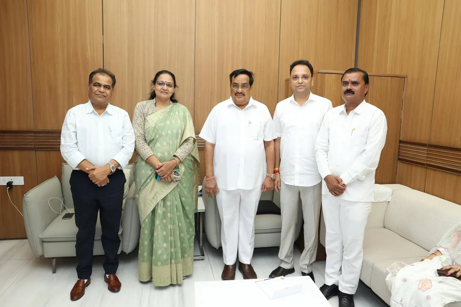 Jal Shakti Minister CR Paatil meets new Surat civic body heads