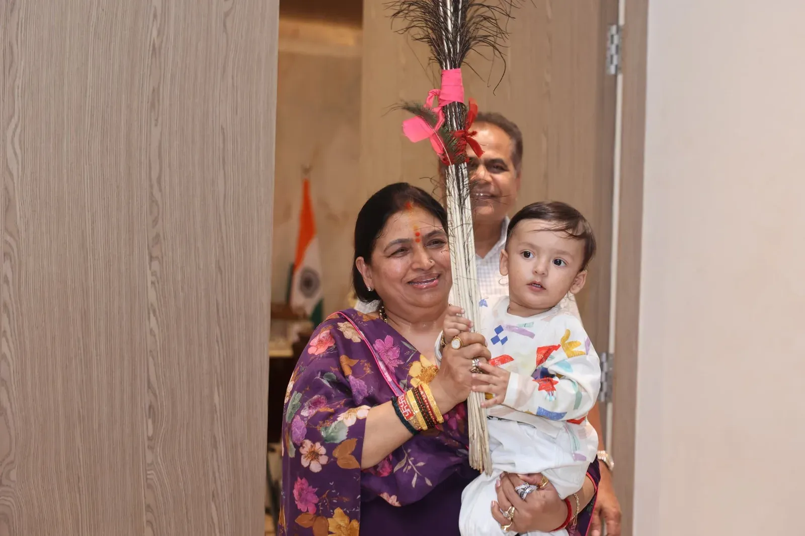 Jal Shakti Minister Paatil hosts Gheria dance at Surat home