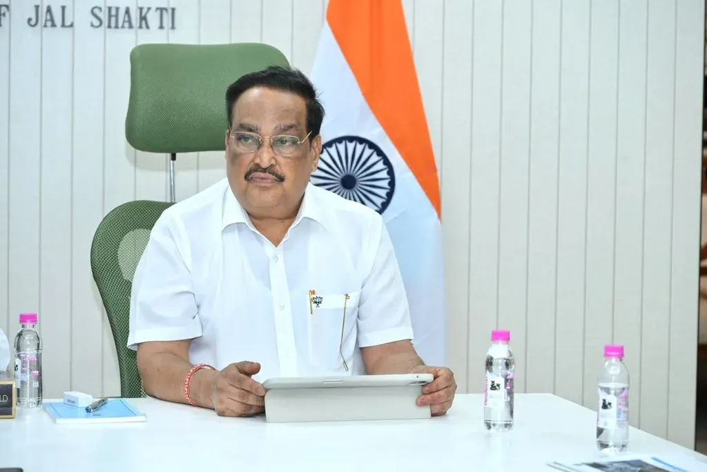 Jal Shakti Minister Paatil Reviews Jal Sanchay Jan Bhagidari Drive