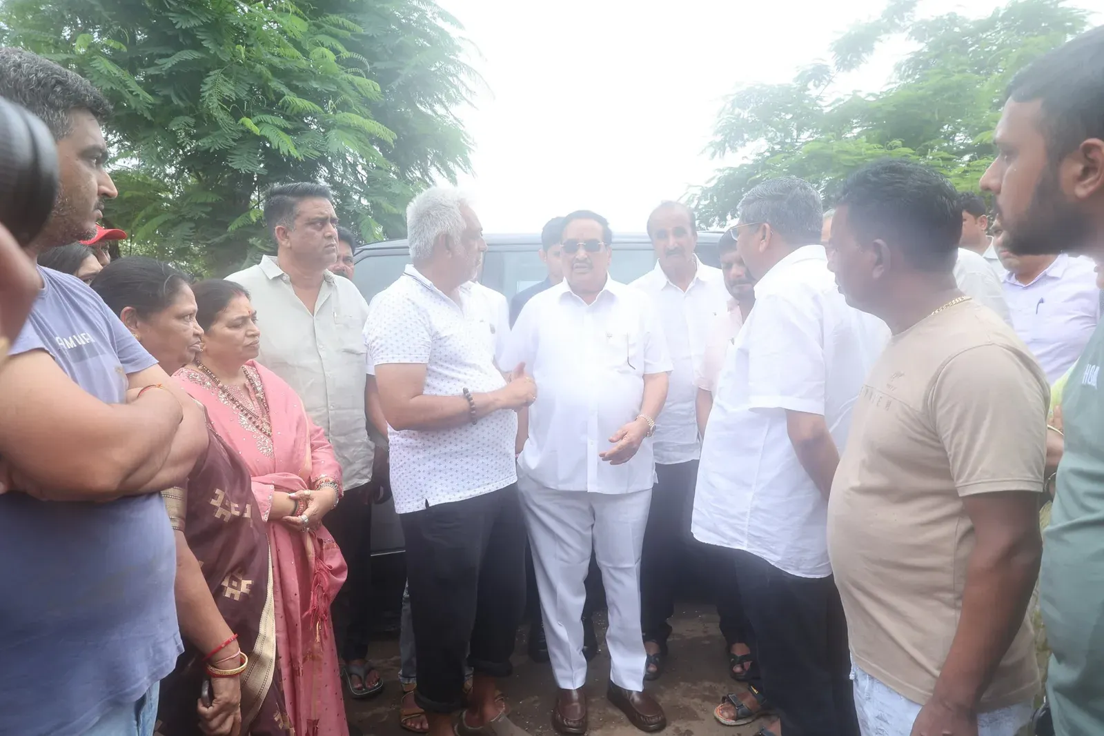 Jal Shakti Minister Paatil Visits Flood-Hit Sonwadi Village