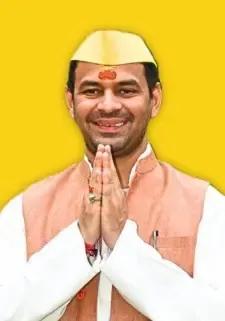 जलेबी-मछली पकड़नी थी तो राहुल गांधी रसोइया बनते, राजनीति में क्यों आए : तेज प्रताप यादव