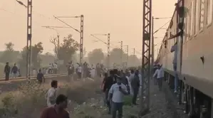 Jalgaon: Tragic Incident as Passengers Leap from Train Amid Fire Scare, Struck by Another Train