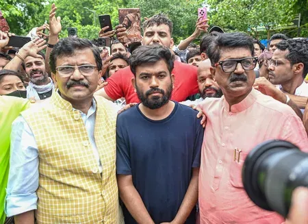 Sanjay Raut compares Delhi Police lathi-charge on NEET protesters to Jallianwala Bagh