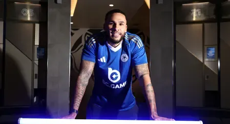Is Jamaal Lascelles Leaving Newcastle After 11 Years to Join Leicester City?