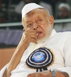 Cow as national animal will end hate politics, says Jamiat chief Arshad Madani