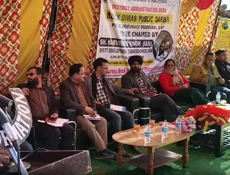 जम्मू-कश्मीर: डोडा में भूस्खलन प्रभावितों के लिए विशेष ब्लॉक दिवस कैंप, डीडीसी ने सुनीं लोगों की समस्याएं